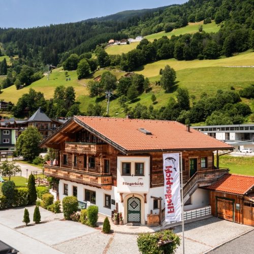 Groß (27c9ca00-2fa4-495e-a840-ca9cc23426e0)